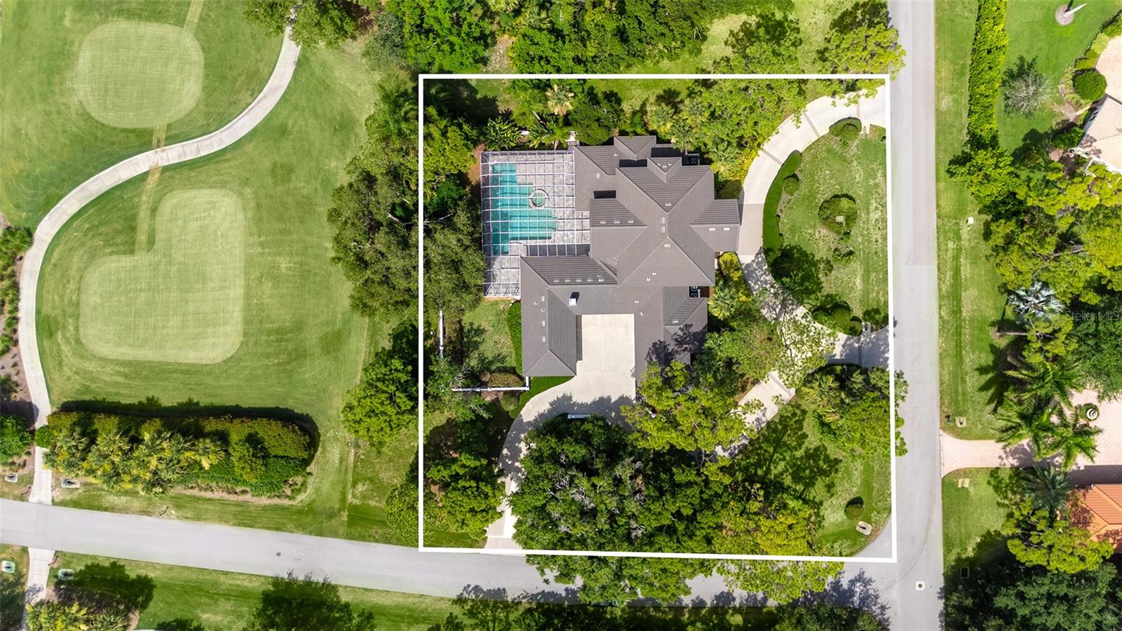 916 MACEWEN DRIVE