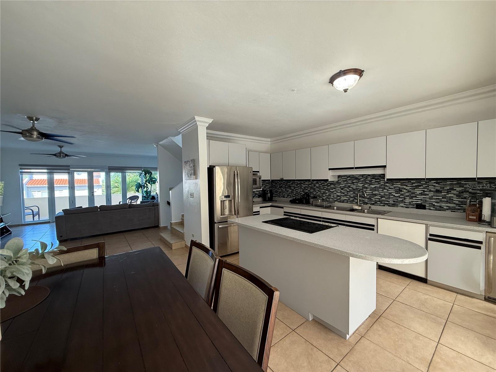 125 MONTECARLO DRIVE