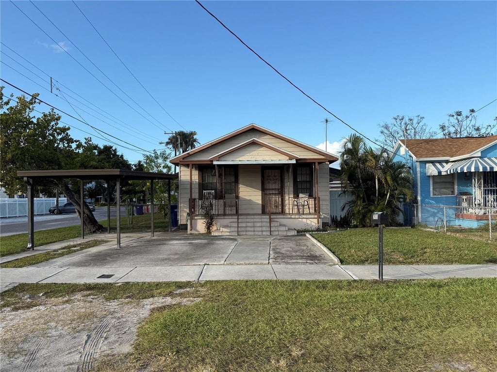 Photo of 2933 W Walnut Street, Tampa, FL 33607 (MLS # TB8562777)