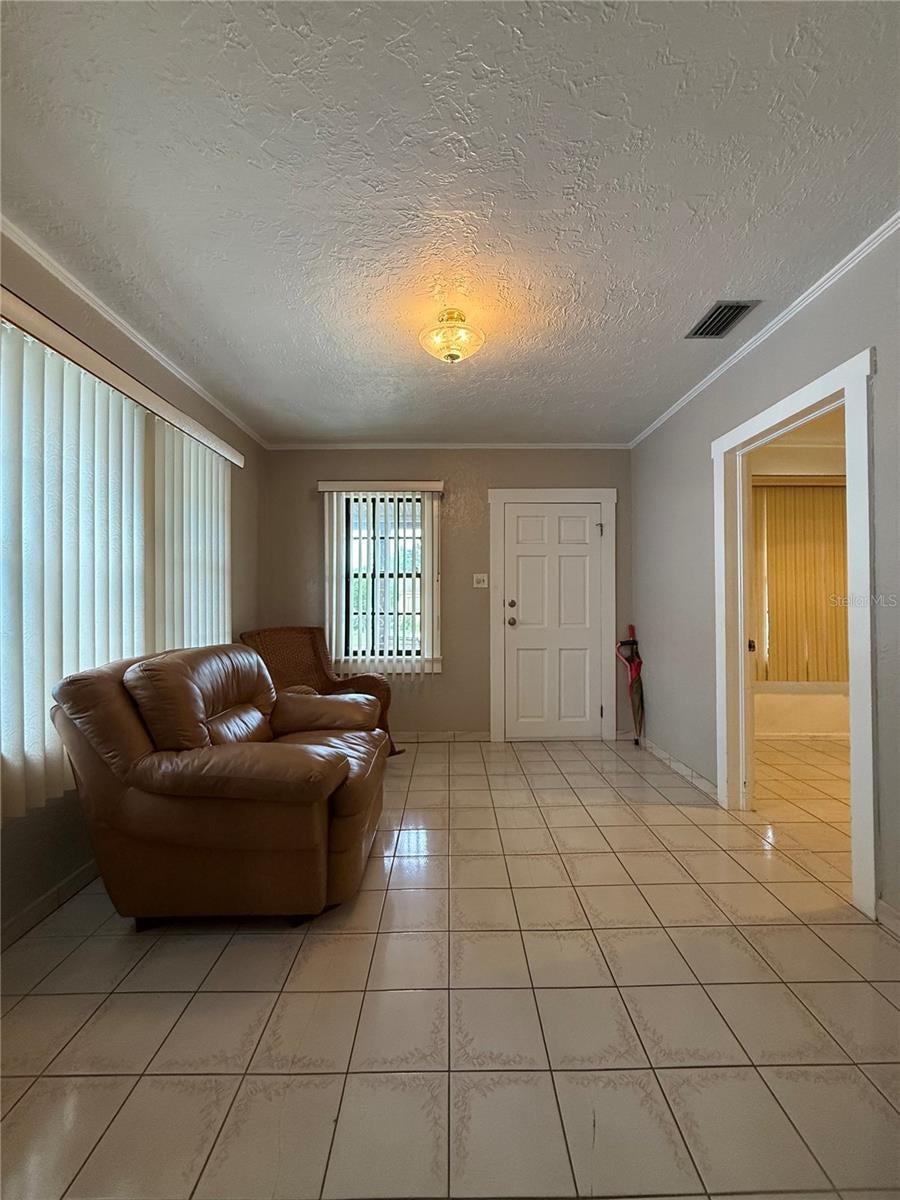 Photo of 2933 W Walnut Street, Tampa, FL 33607 (MLS # TB8562777)