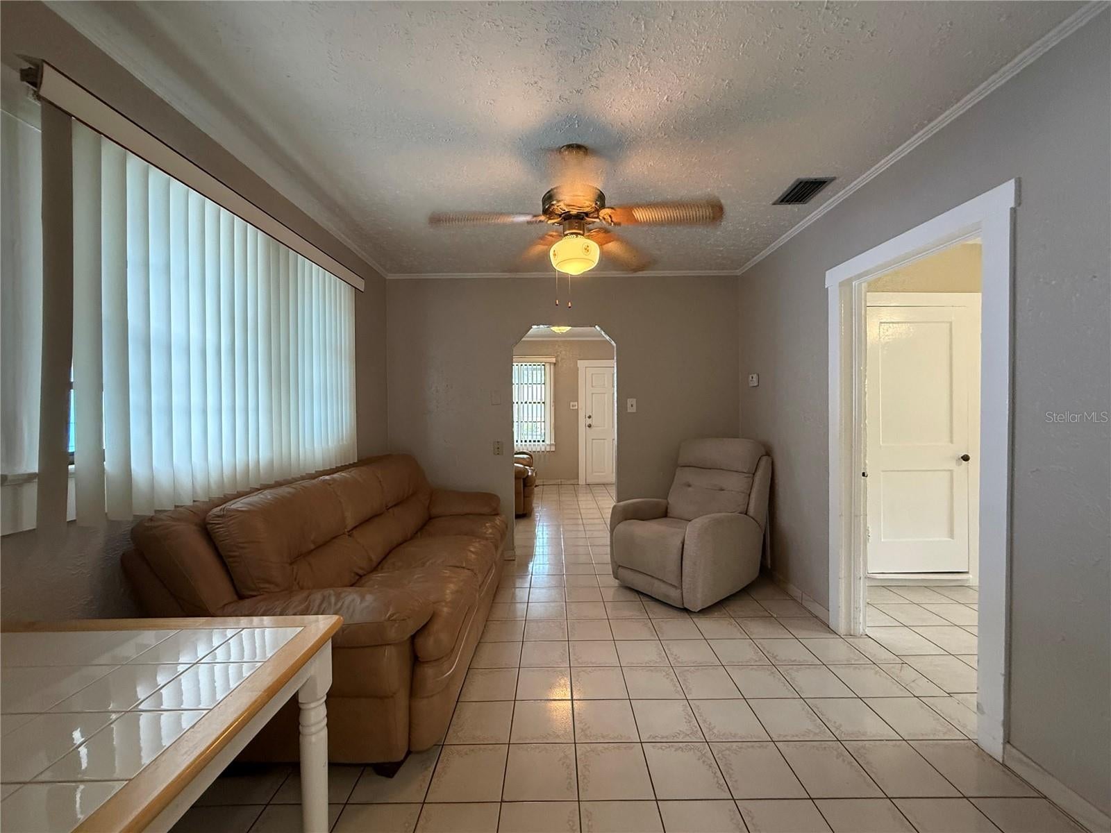 2933 W WALNUT STREET