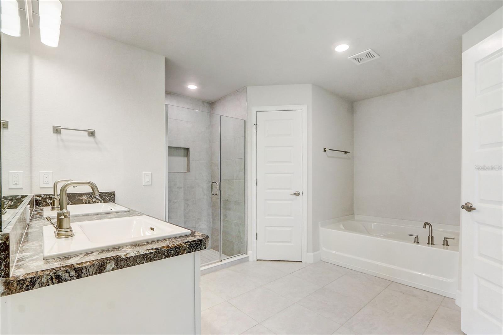 OCALA WATERWAY ESTATE - Residential