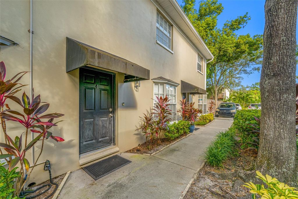 Photo of 407 S Audubon Avenue #4, Tampa, FL 33609 (MLS # TB8434452)