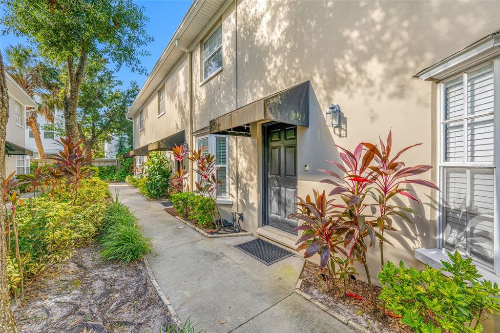 Photo of 407 S Audubon Avenue #4, Tampa, FL 33609 (MLS # TB8434452)