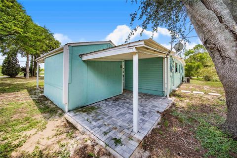 A home in LAKE WALES