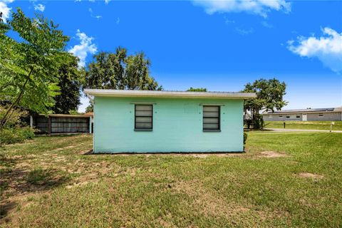 A home in LAKE WALES