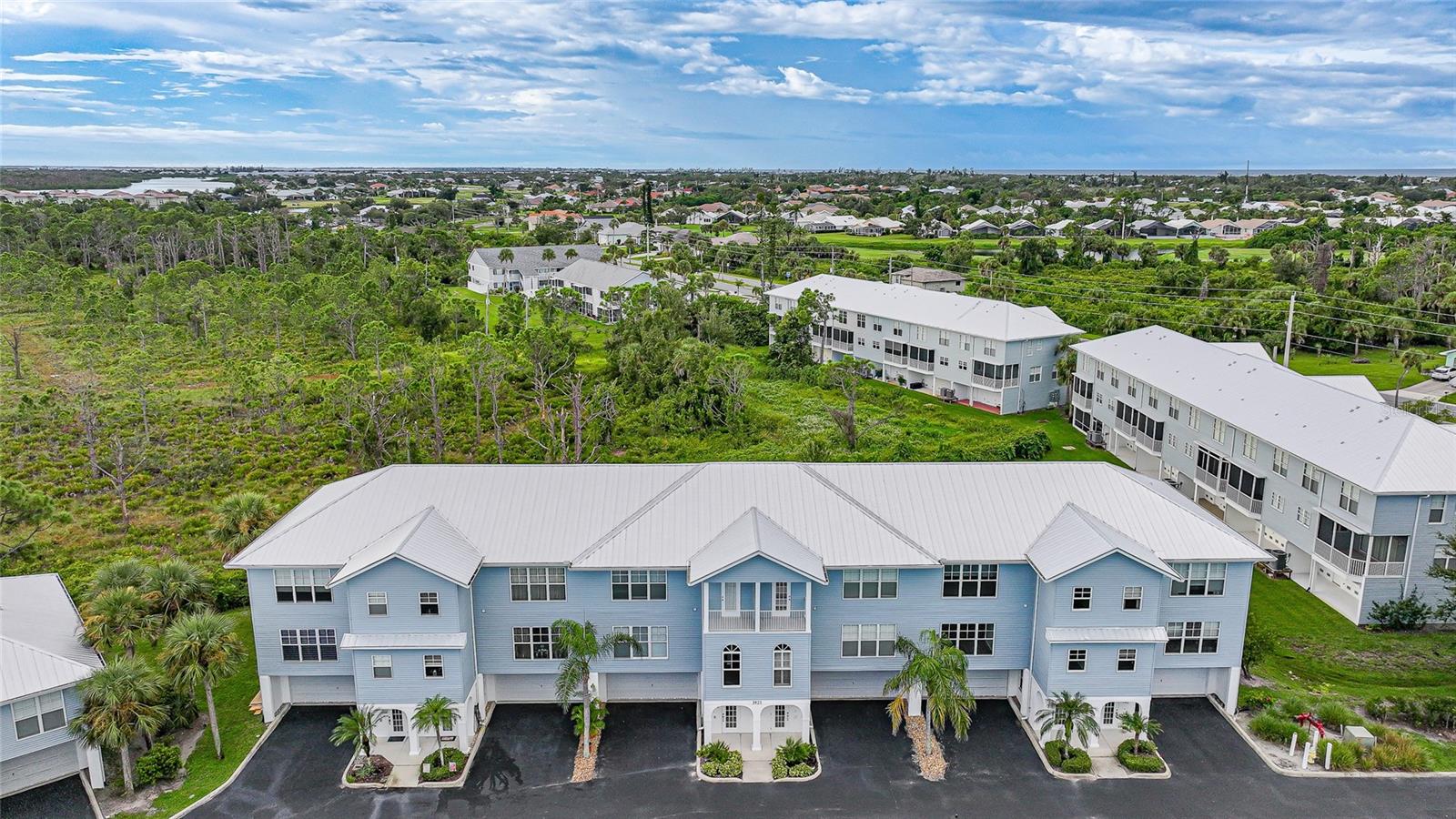 TOWNHOMES/CAPE HAZE - Residential