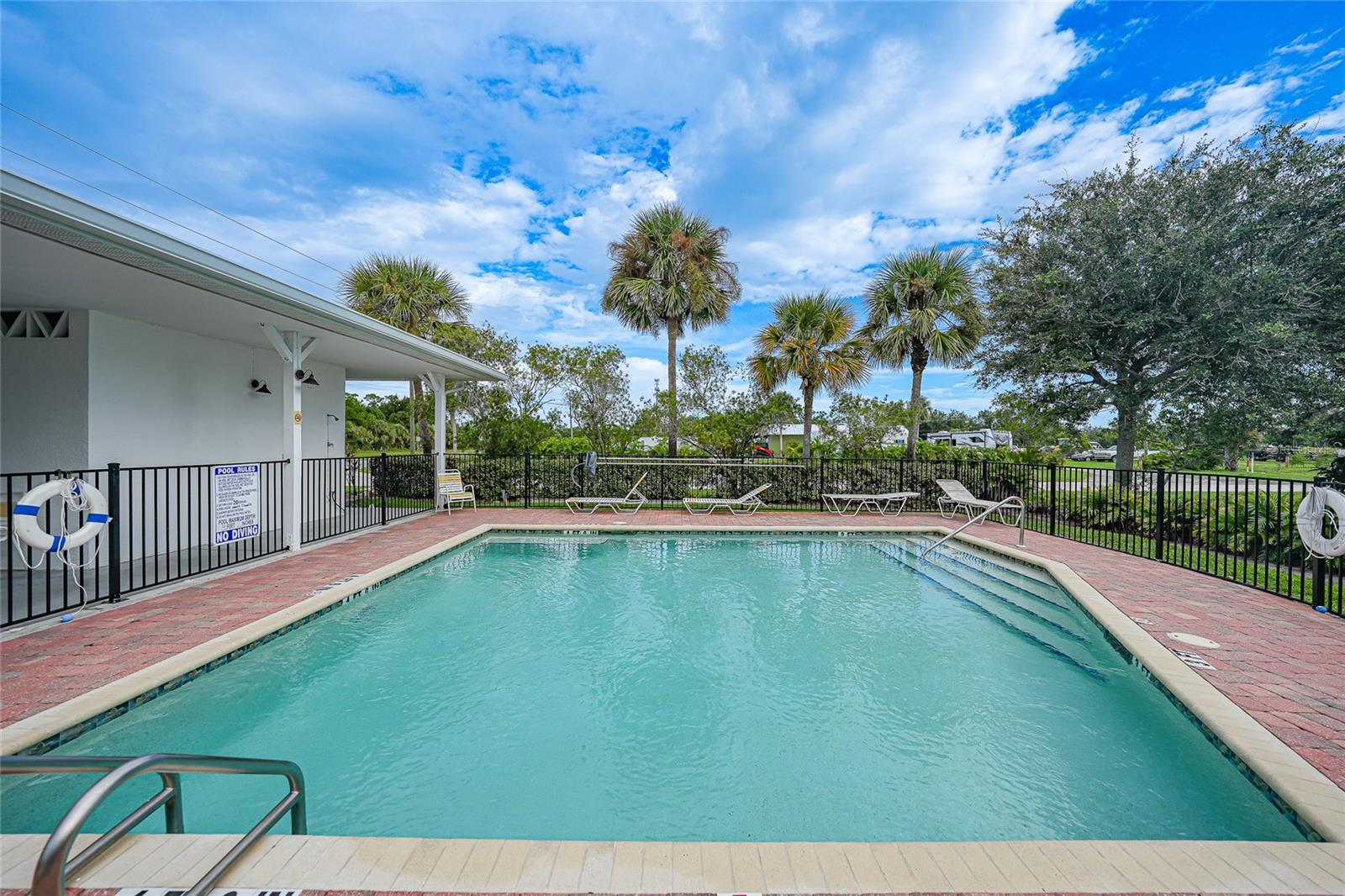 TOWNHOMES/CAPE HAZE - Residential