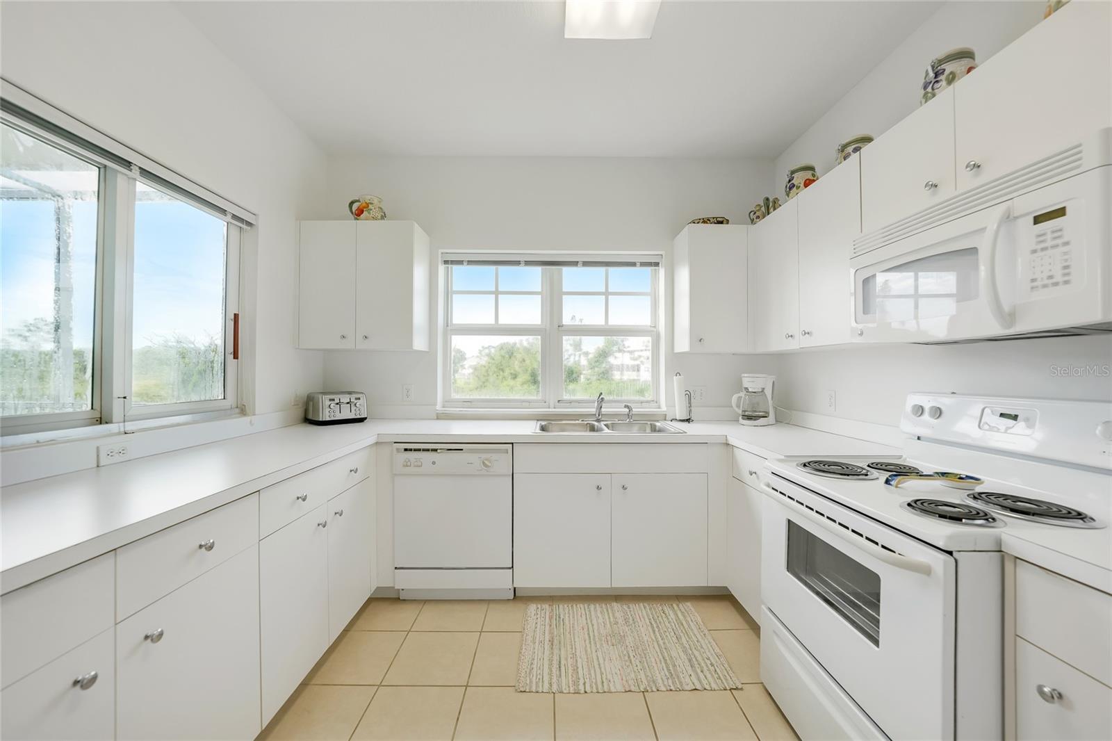 TOWNHOMES/CAPE HAZE - Residential