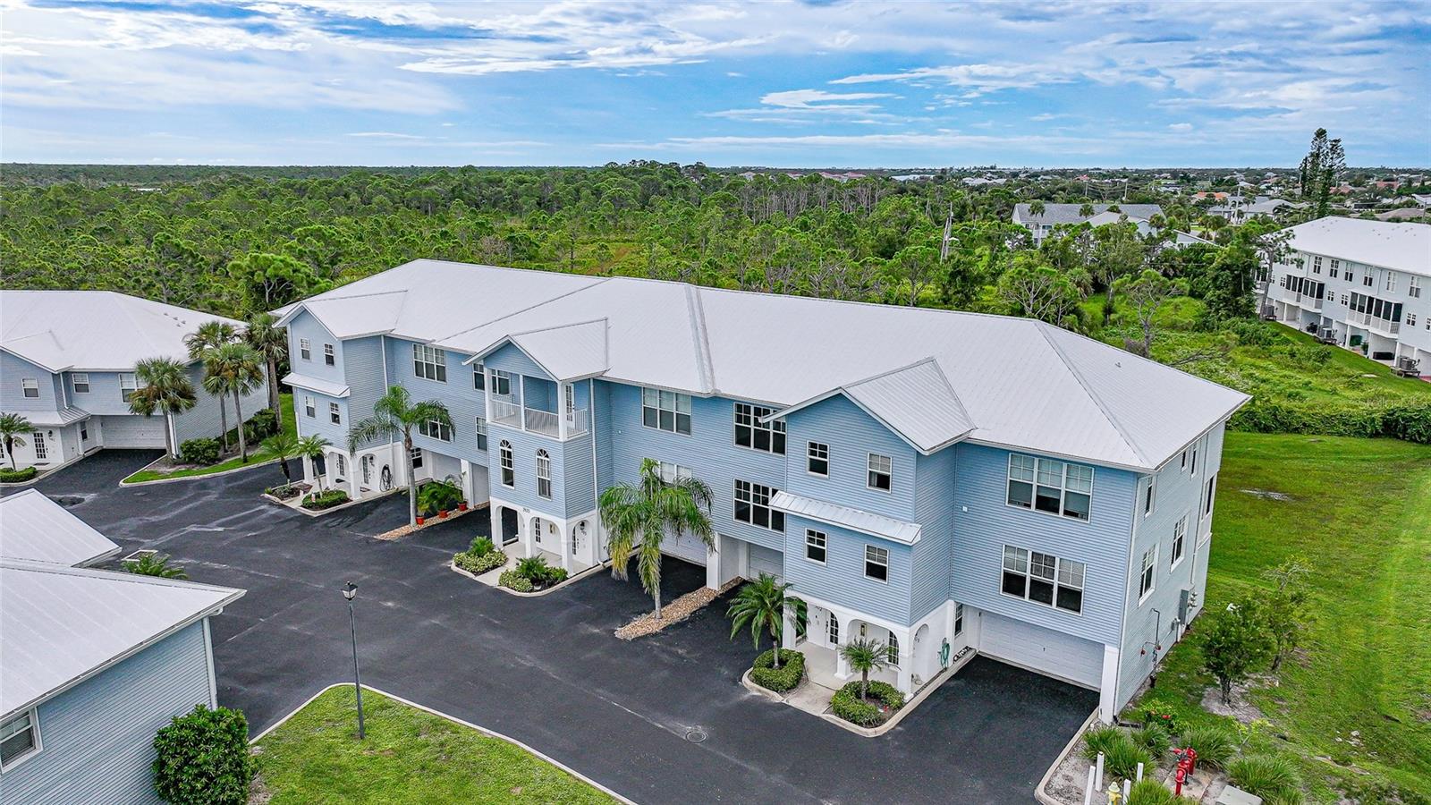 TOWNHOMES/CAPE HAZE - Residential