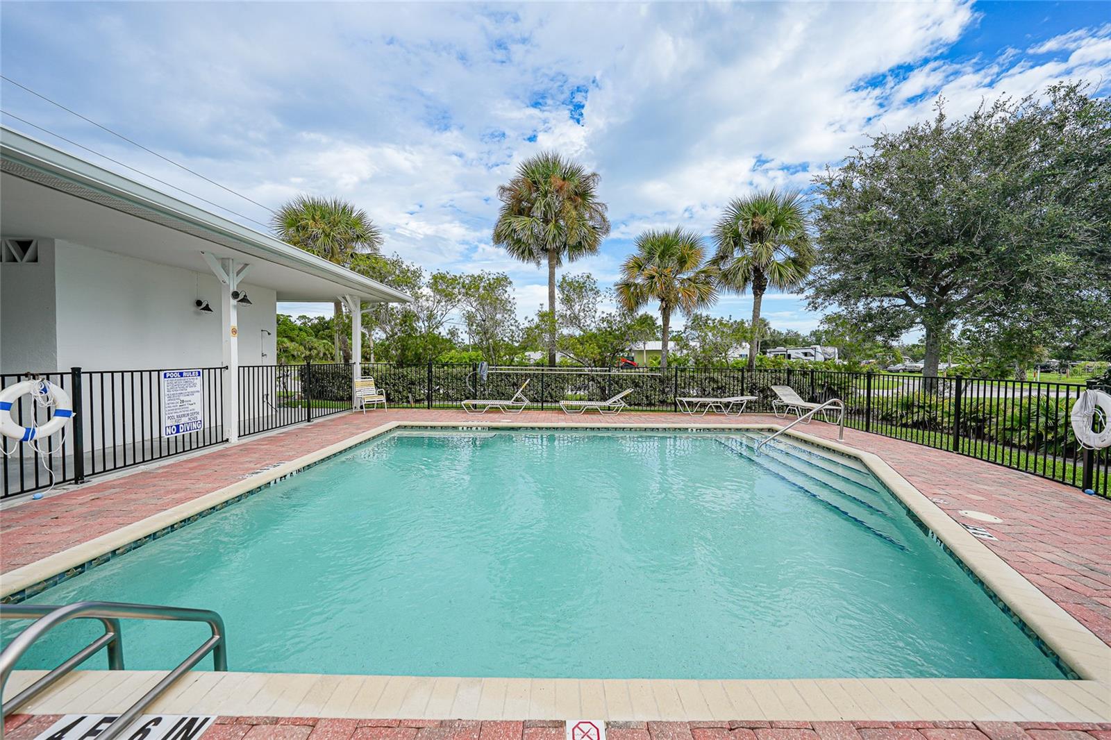 TOWNHOMES/CAPE HAZE - Residential