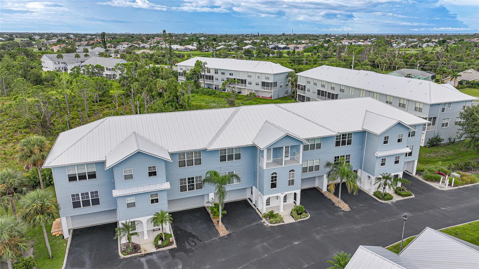 TOWNHOMES/CAPE HAZE - Residential