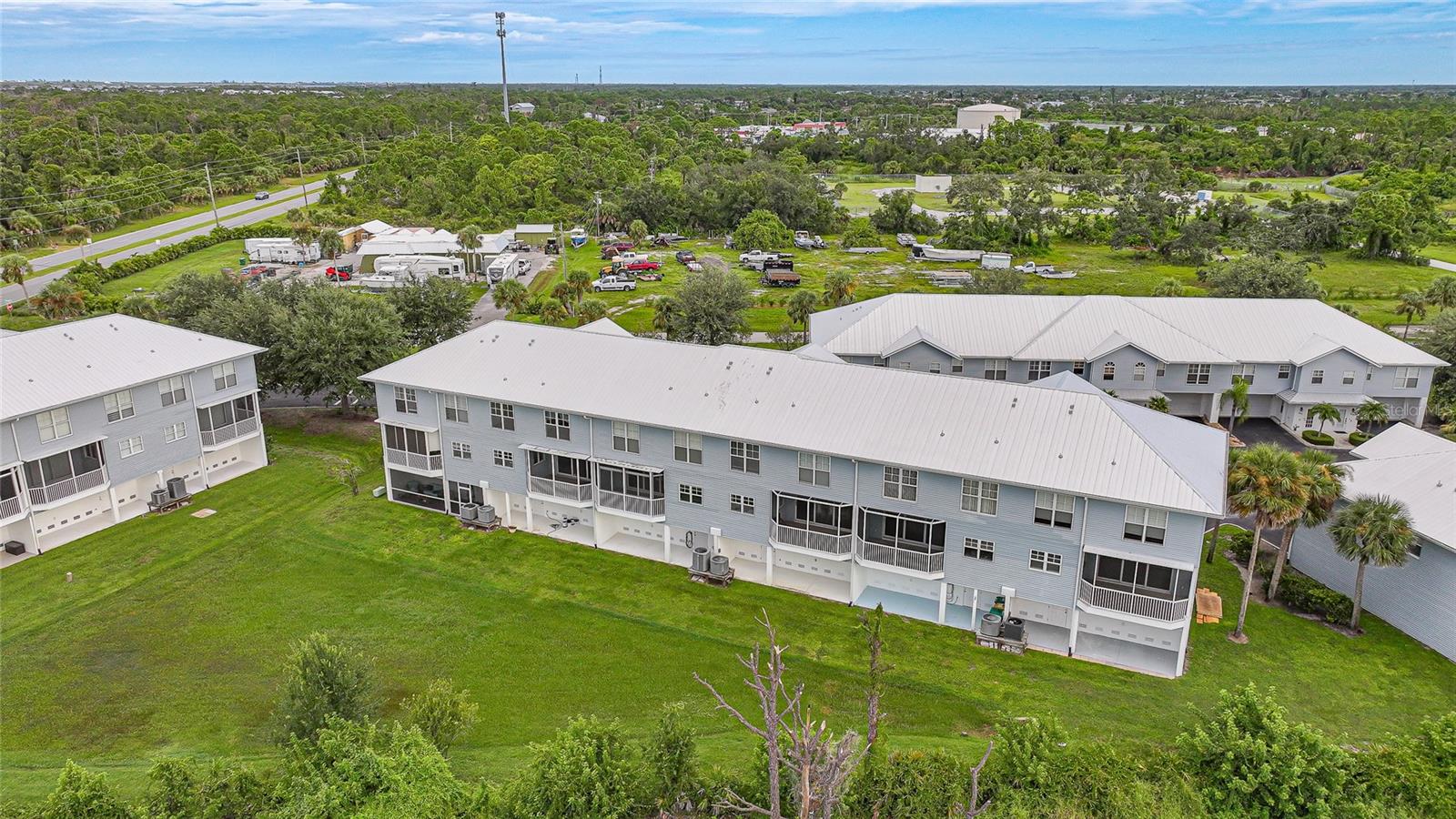 TOWNHOMES/CAPE HAZE - Residential