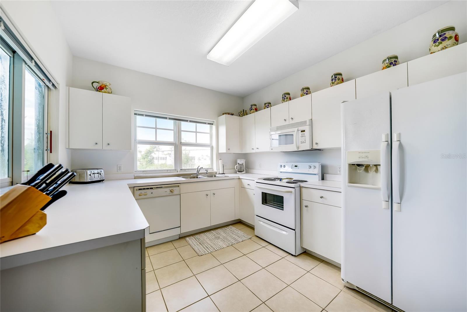 TOWNHOMES/CAPE HAZE - Residential