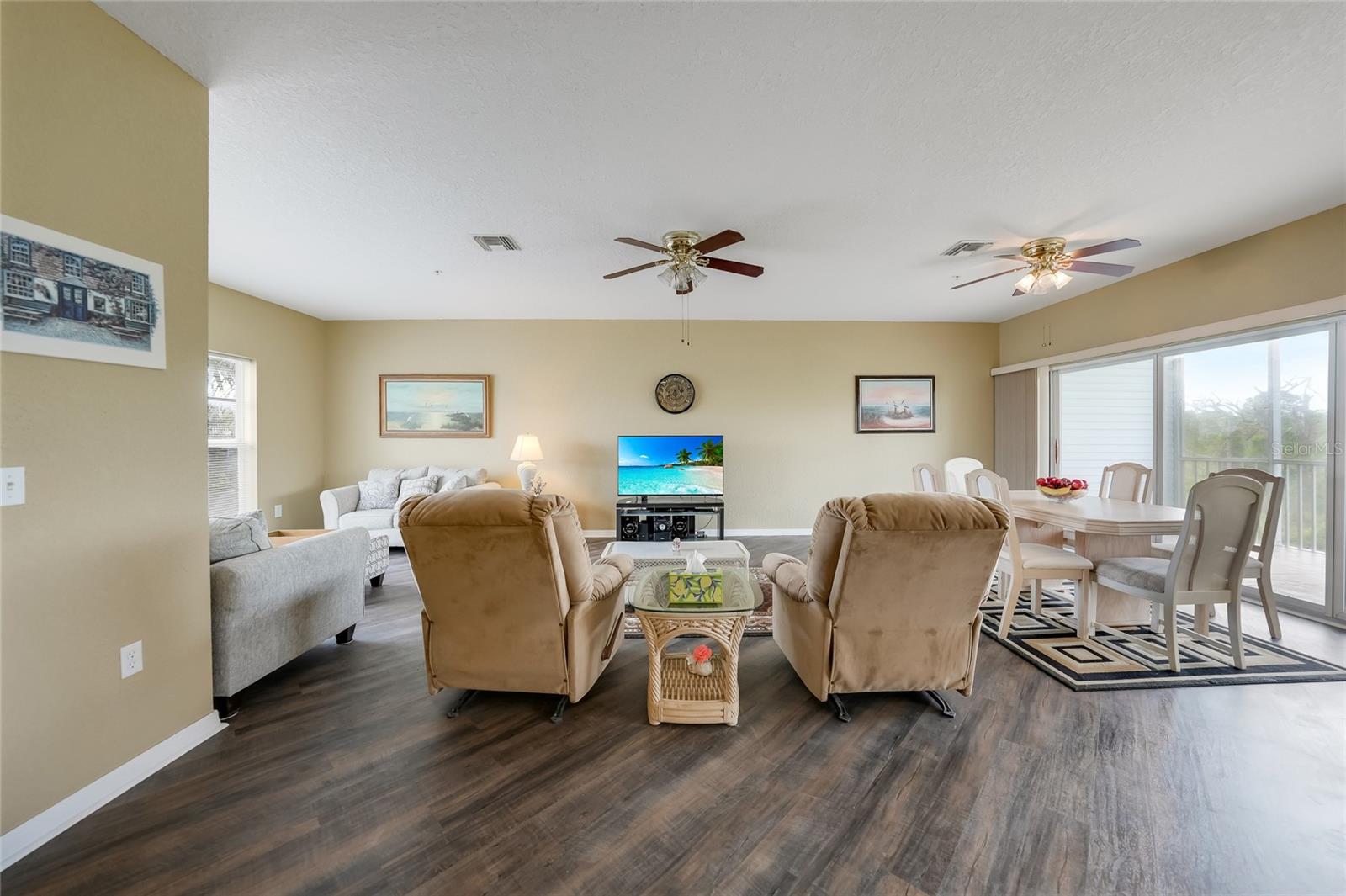 TOWNHOMES/CAPE HAZE - Residential