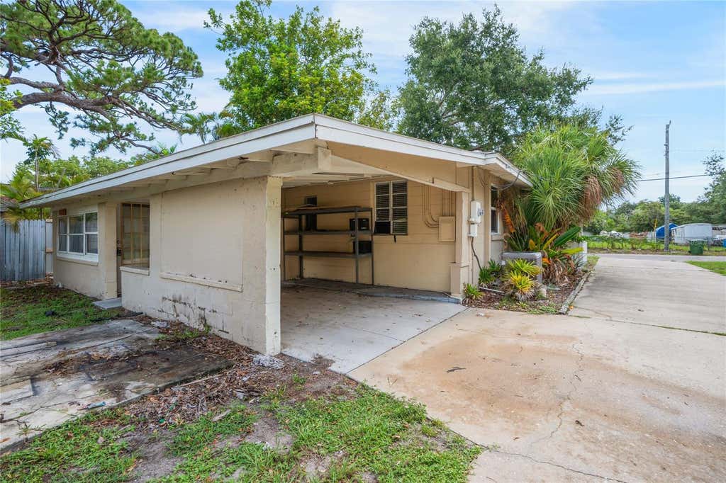 Photo of 3917 Royal Palm Avenue, Sarasota, FL 34234 (MLS # A4700635)