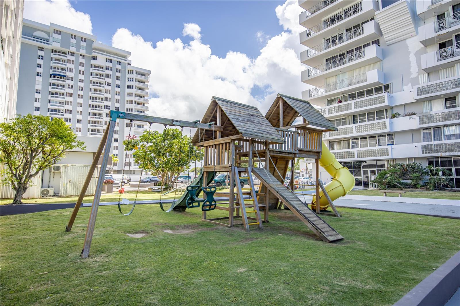 CONDOMINIO PLAZA DEL MAR - Residential