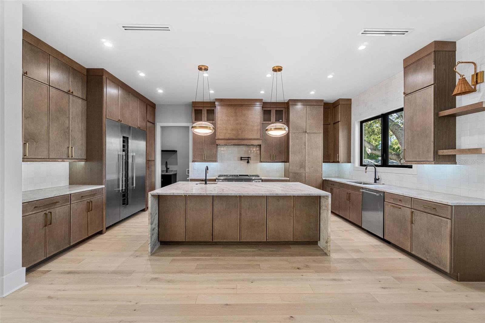 SUNSET PARK ISLES UNIT 3 - Residential