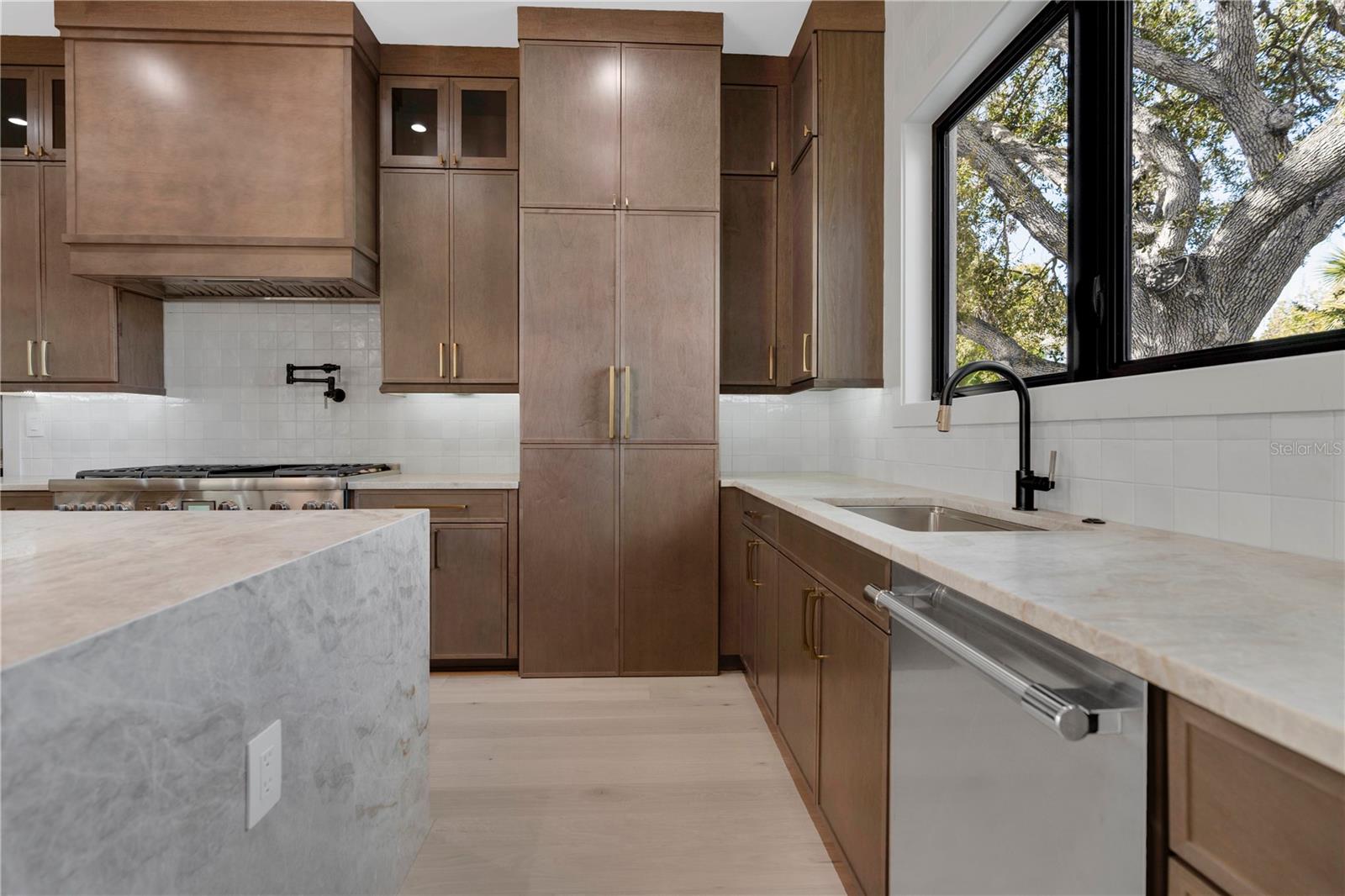 SUNSET PARK ISLES UNIT 3 - Residential