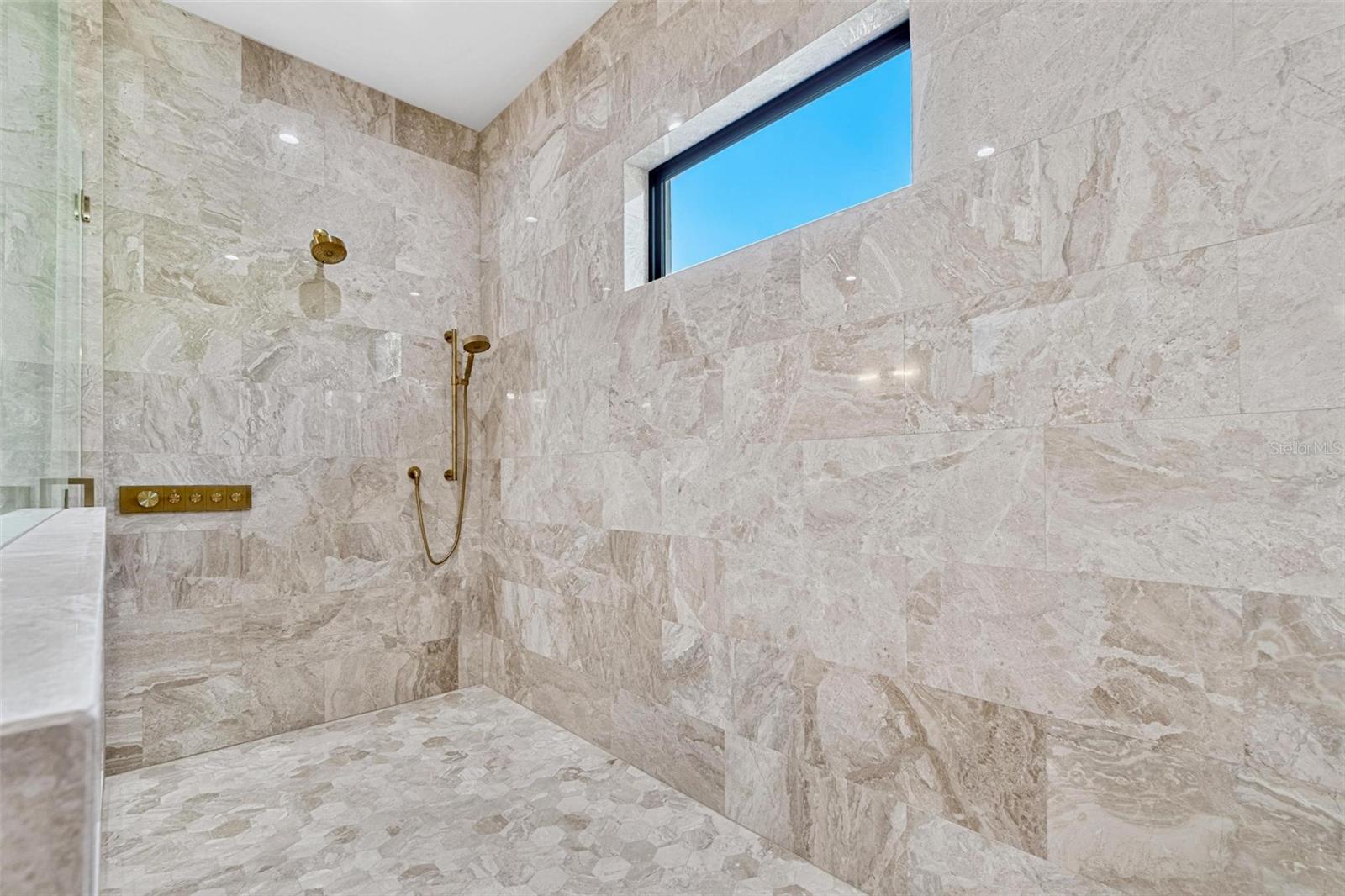 SUNSET PARK ISLES UNIT 3 - Residential