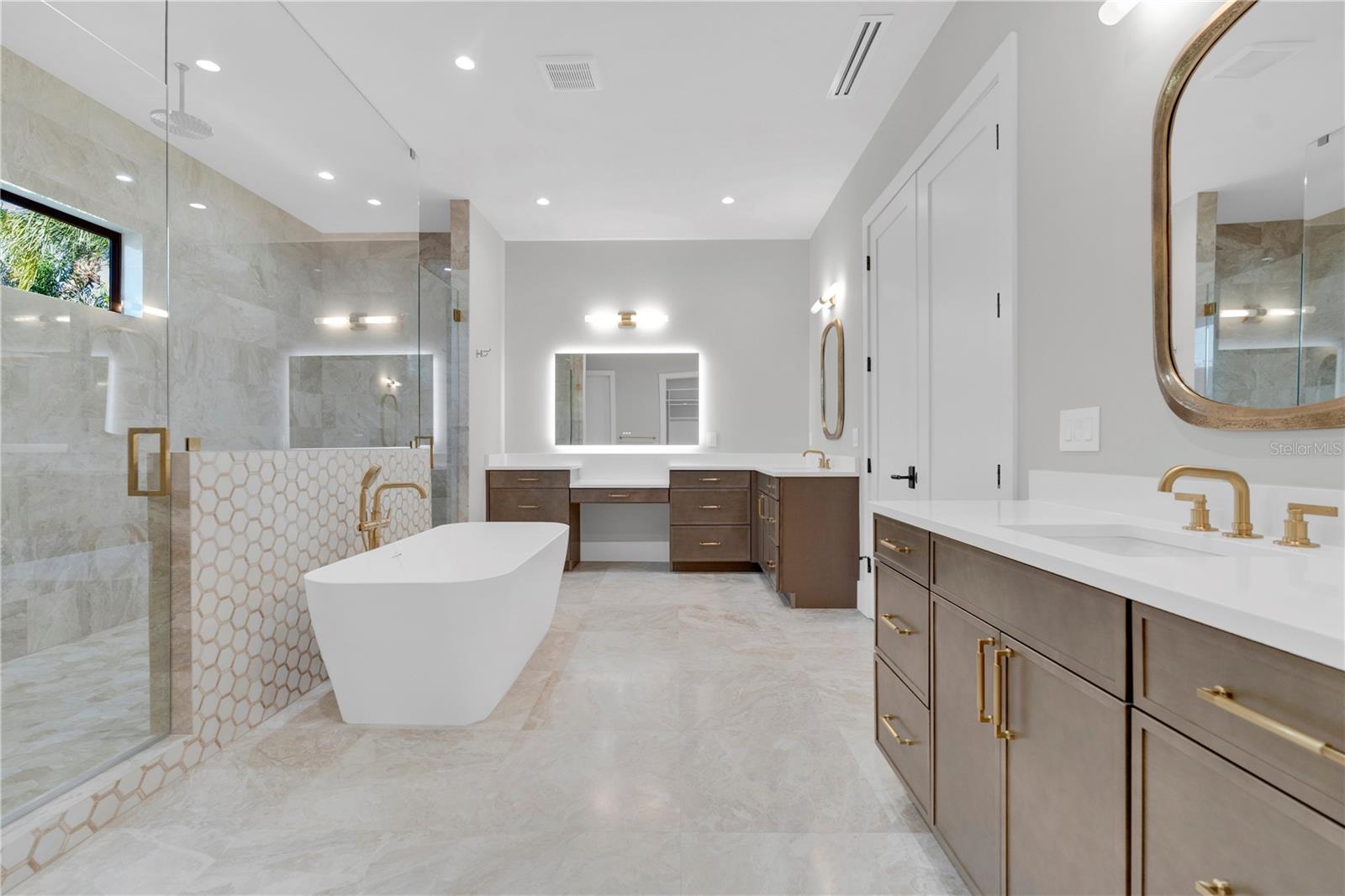 SUNSET PARK ISLES UNIT 3 - Residential