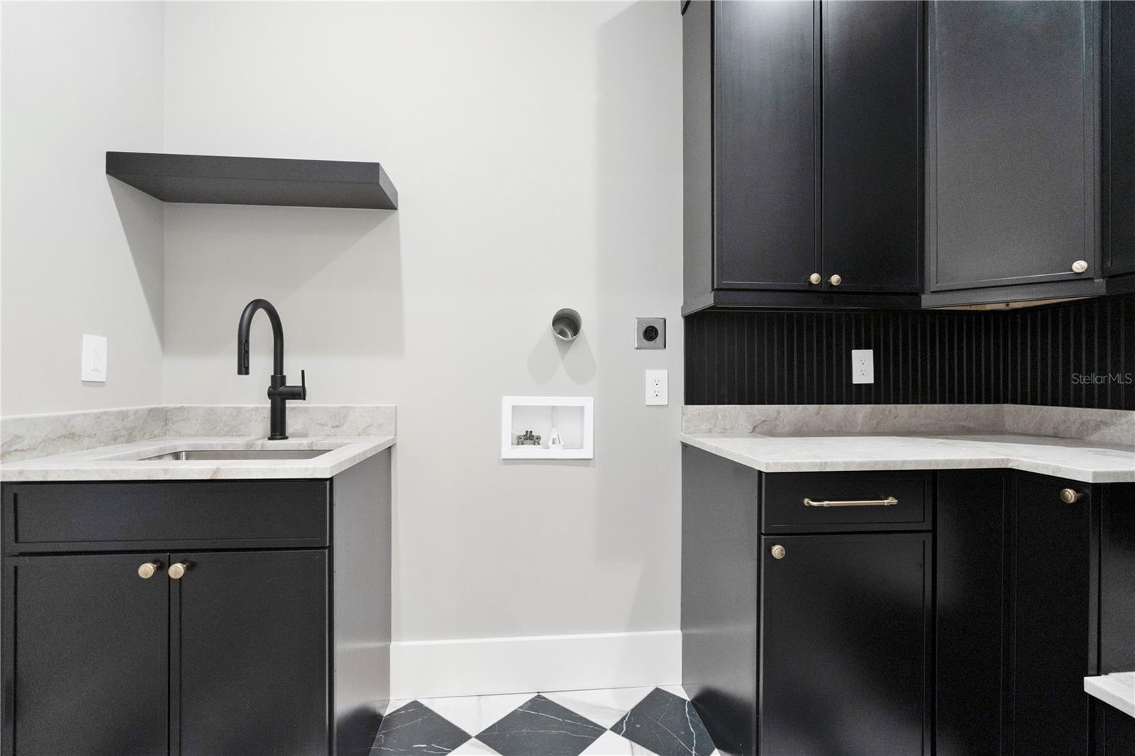 SUNSET PARK ISLES UNIT 3 - Residential