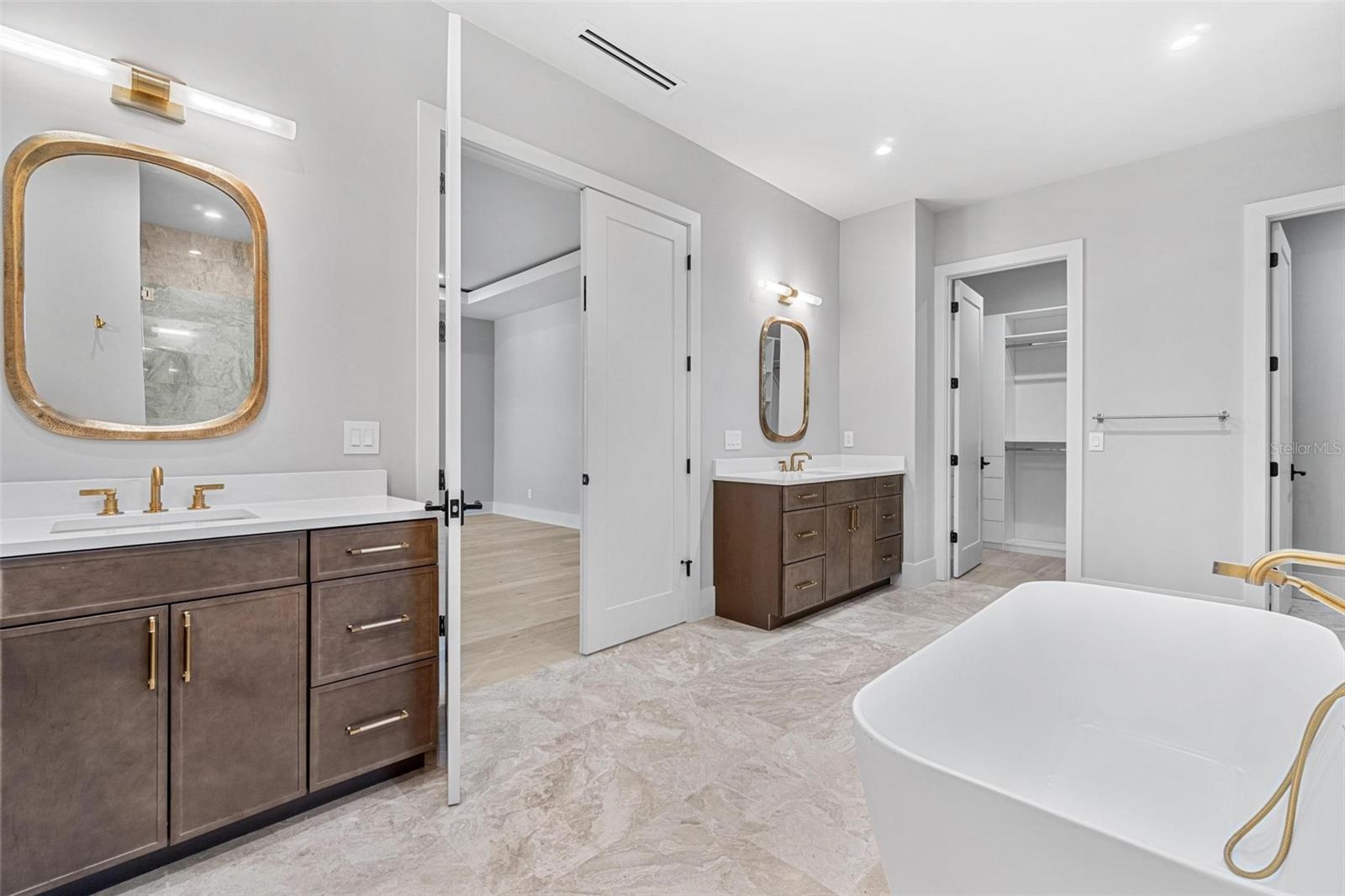 SUNSET PARK ISLES UNIT 3 - Residential