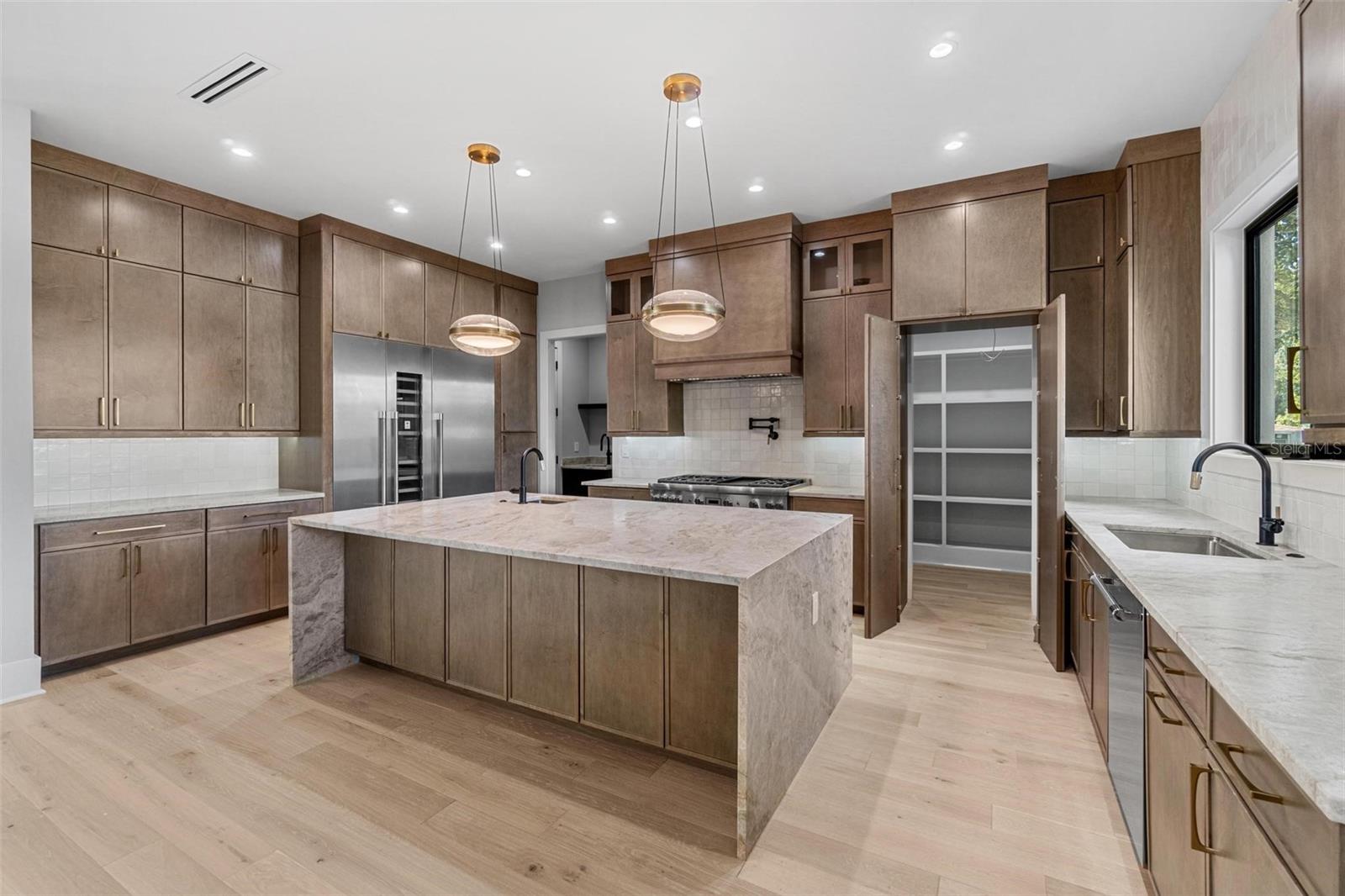 Search Properties for Sale 3 5003 W POE AVENUE