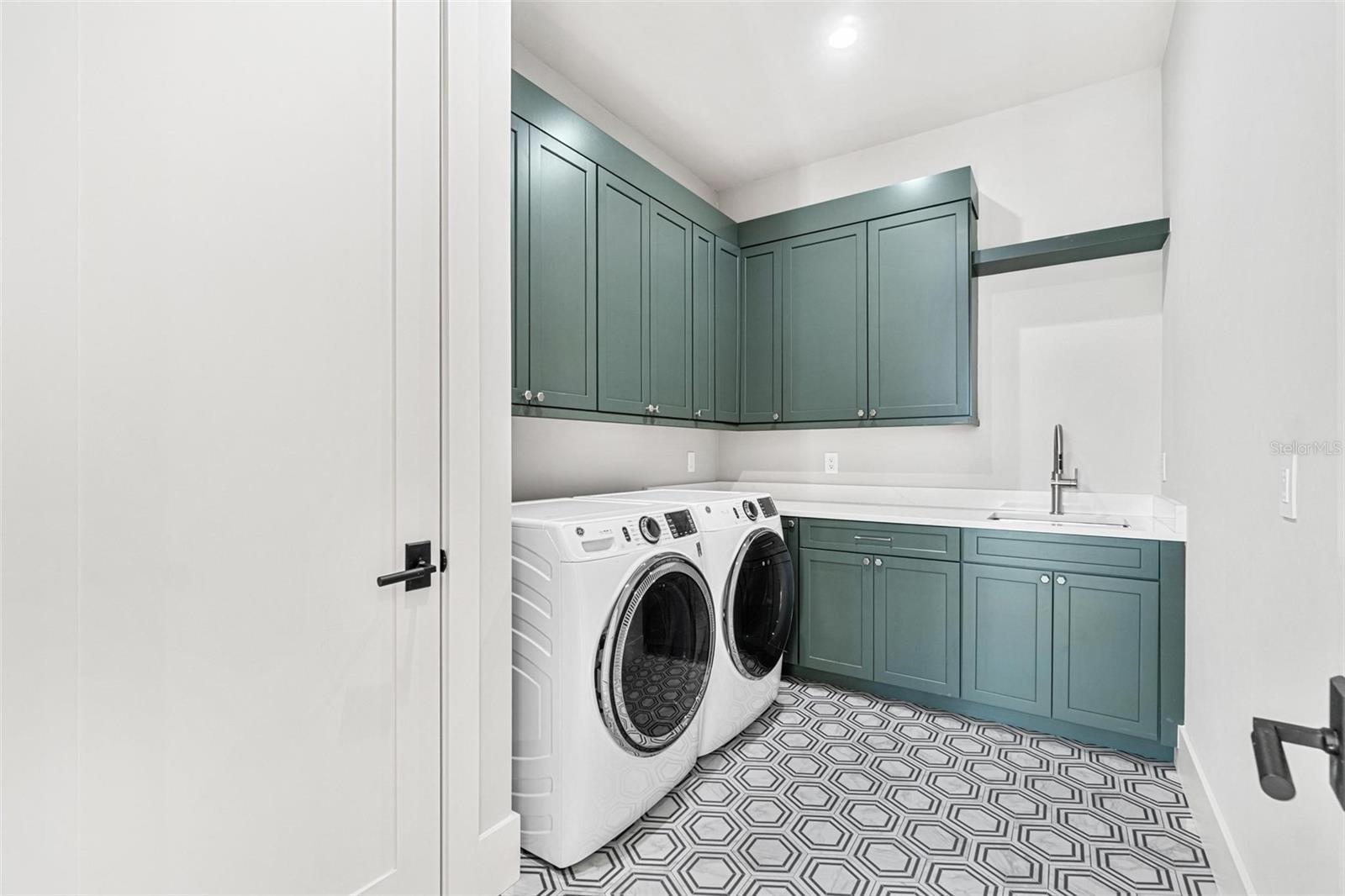 SUNSET PARK ISLES UNIT 3 - Residential