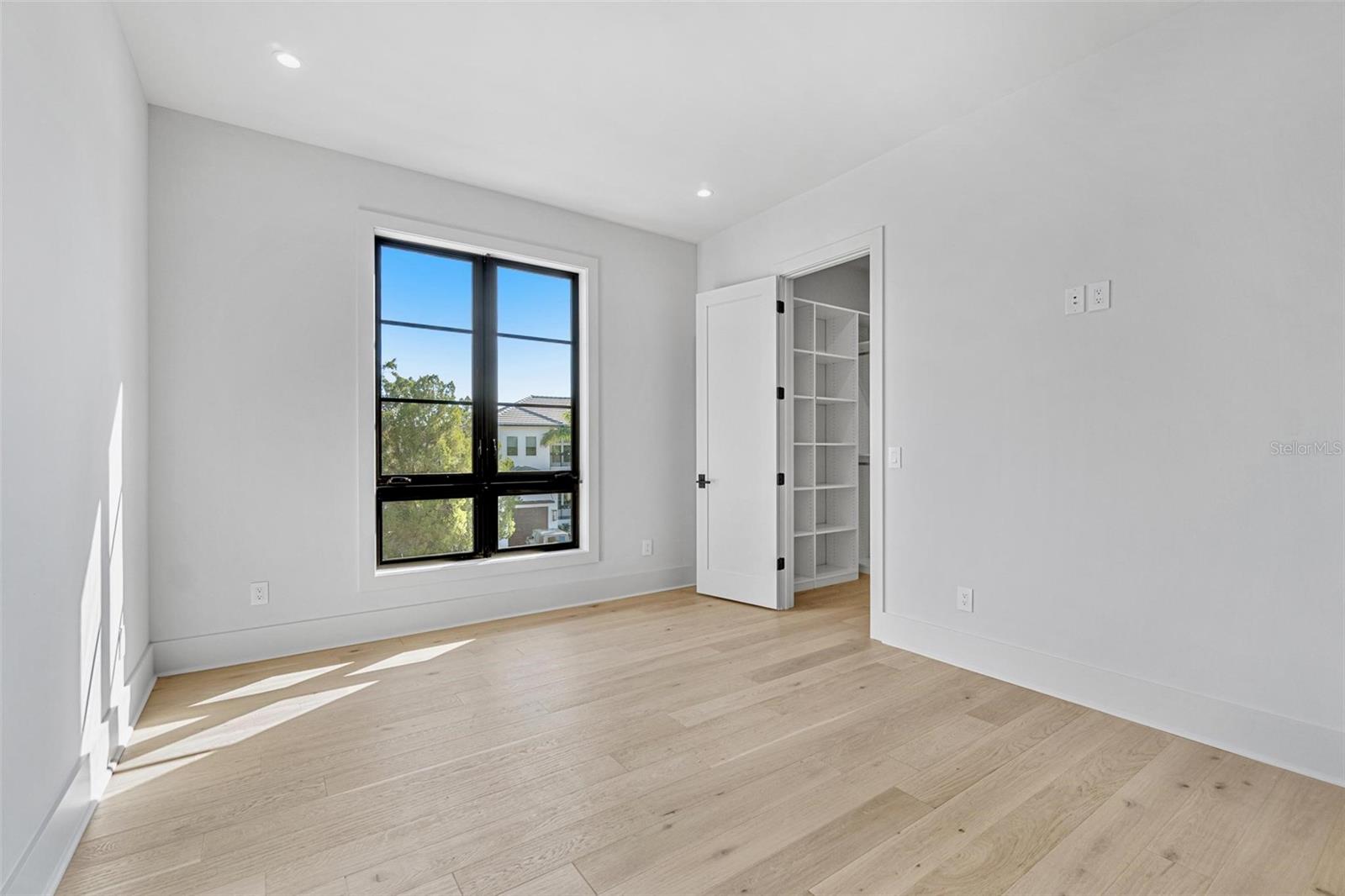 SUNSET PARK ISLES UNIT 3 - Residential