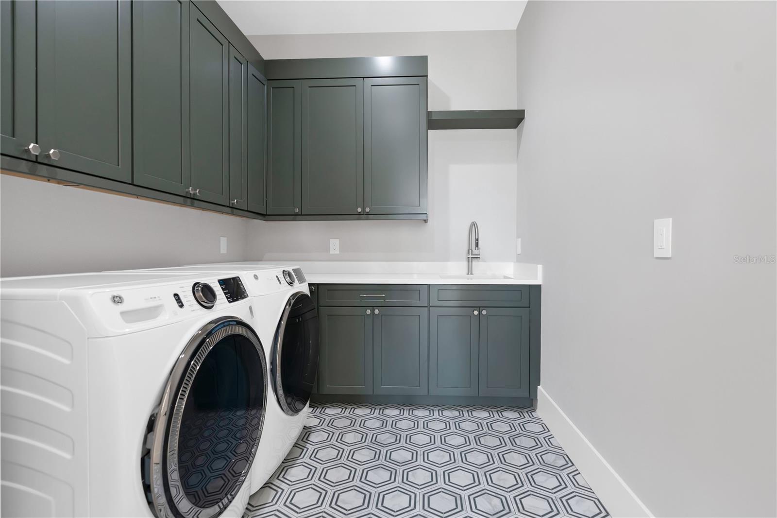 SUNSET PARK ISLES UNIT 3 - Residential