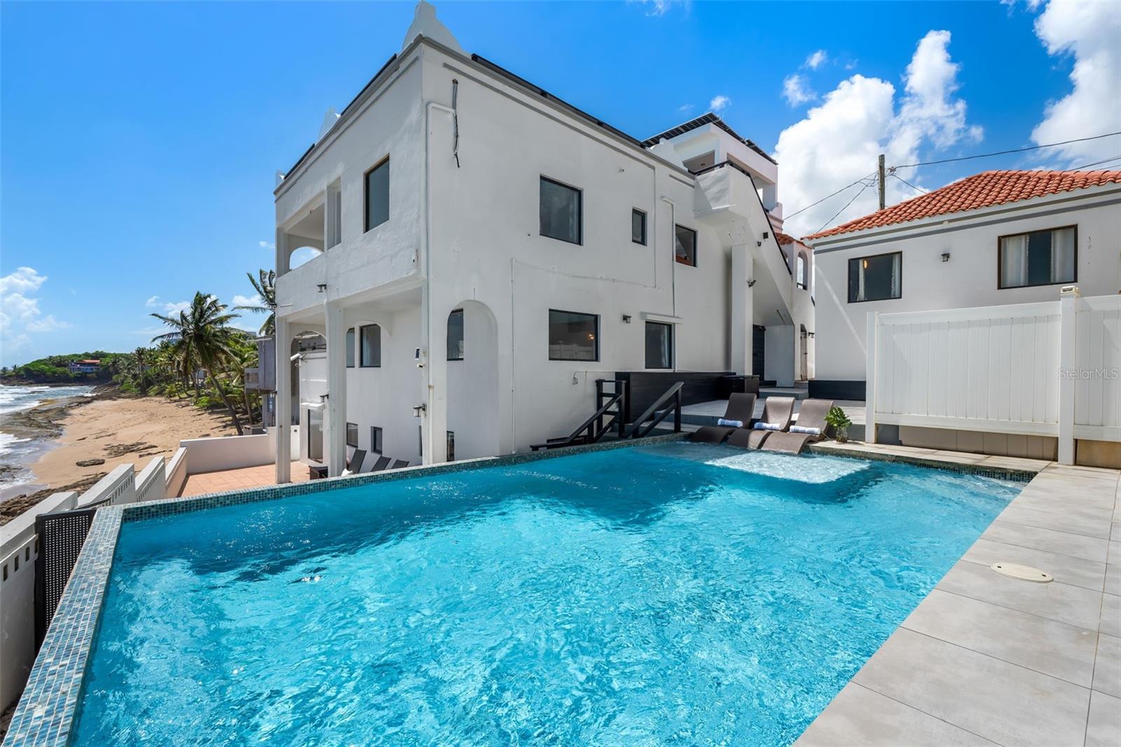 KIKITA BEACH - Residential