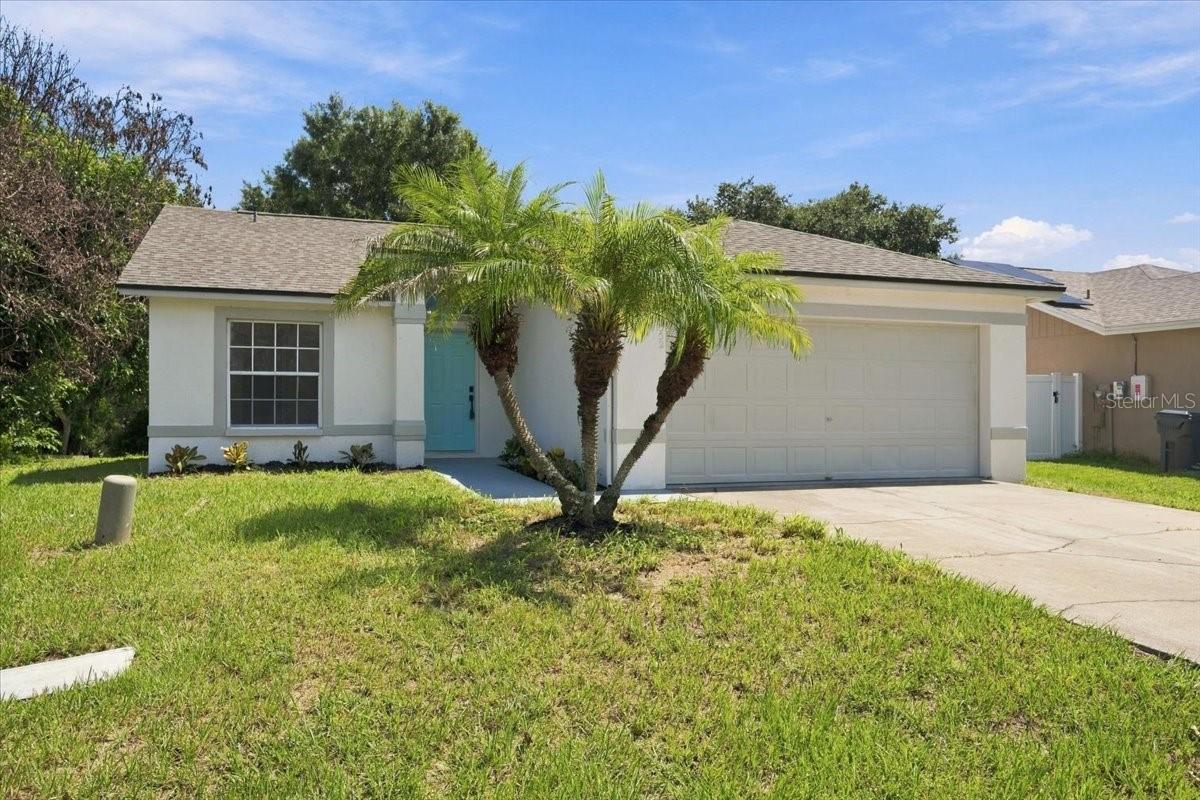 352 LAKE DAISY CIRCLE