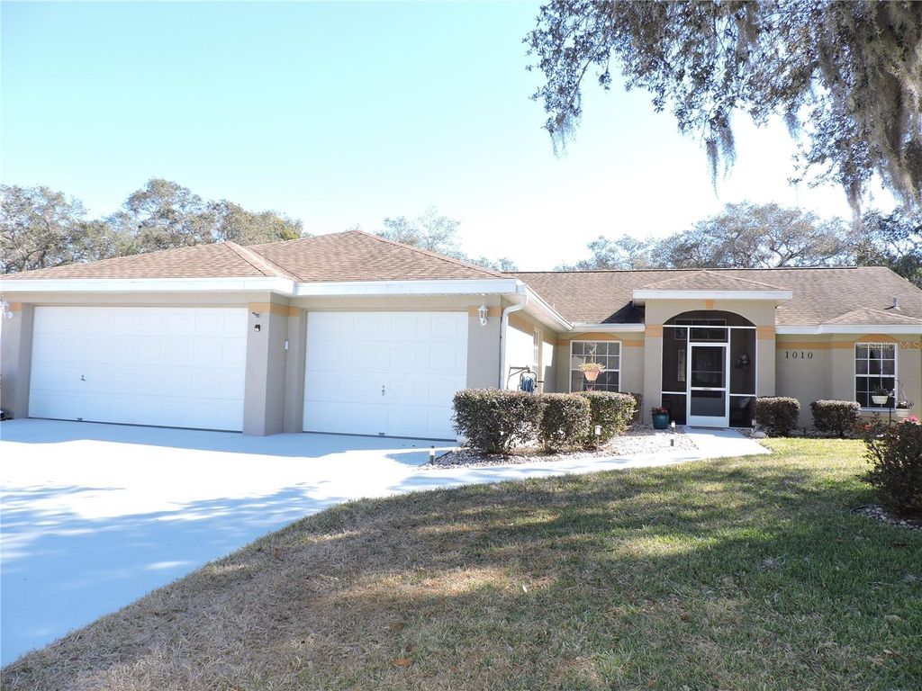 Photo of 1010 Destin Drive, Lake Wales, FL 33898 (MLS # K4903274)