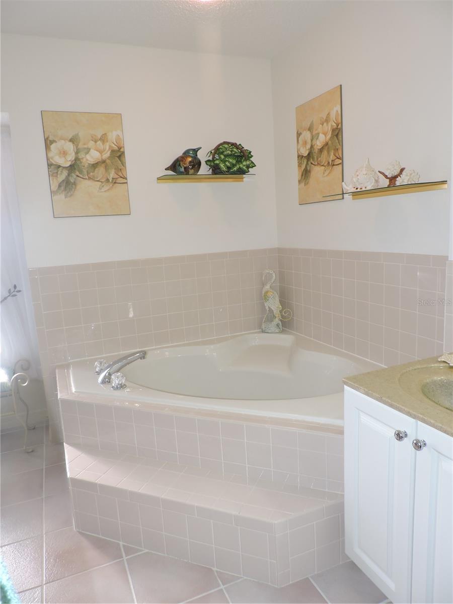 OAKWOOD GOLF CLUB - Residential