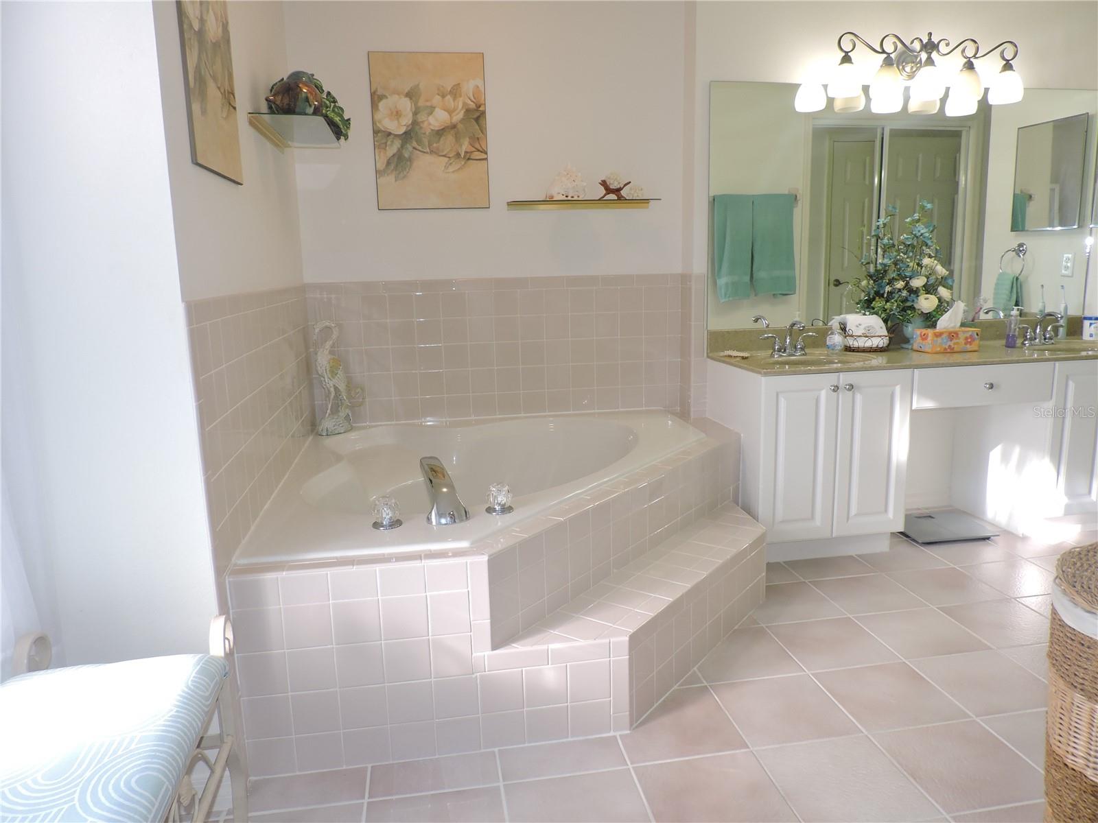 OAKWOOD GOLF CLUB - Residential