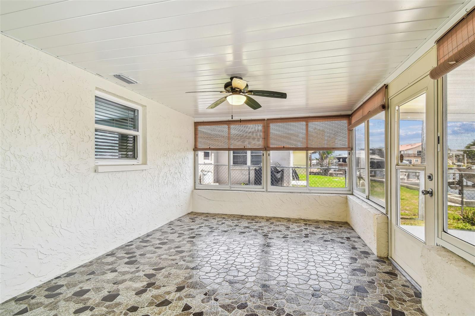 HUDSON BEACH ESTATES UN 3 ADD 1 - Residential Lease