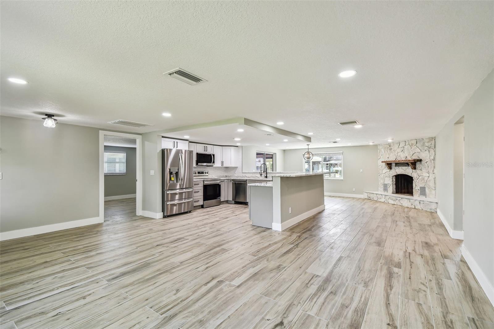 HUDSON BEACH ESTATES UN 3 ADD 1 - Residential Lease