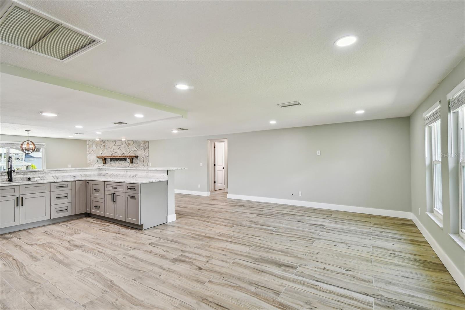 HUDSON BEACH ESTATES UN 3 ADD 1 - Residential Lease