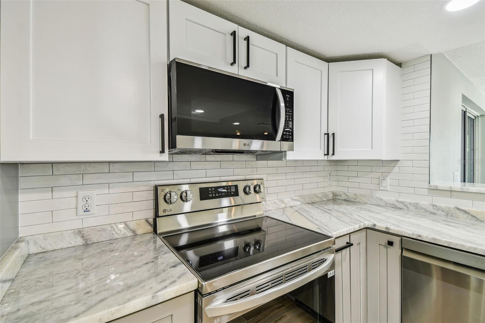 HUDSON BEACH ESTATES UN 3 ADD 1 - Residential Lease