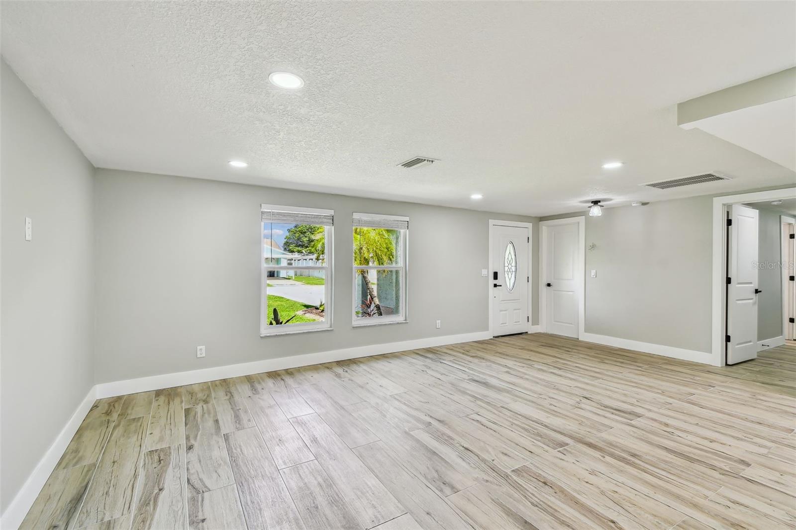 HUDSON BEACH ESTATES UN 3 ADD 1 - Residential Lease