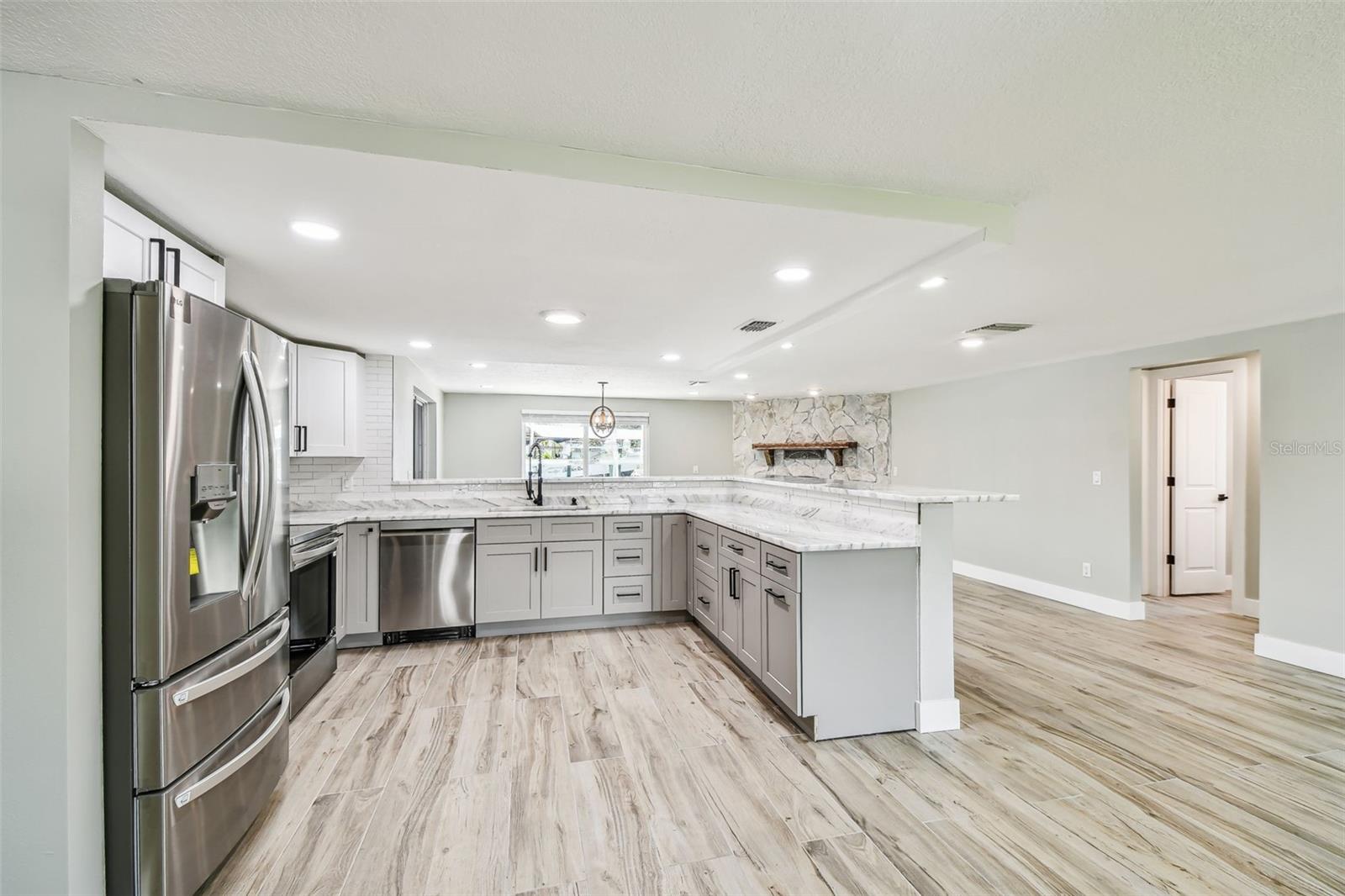 HUDSON BEACH ESTATES UN 3 ADD 1 - Residential Lease