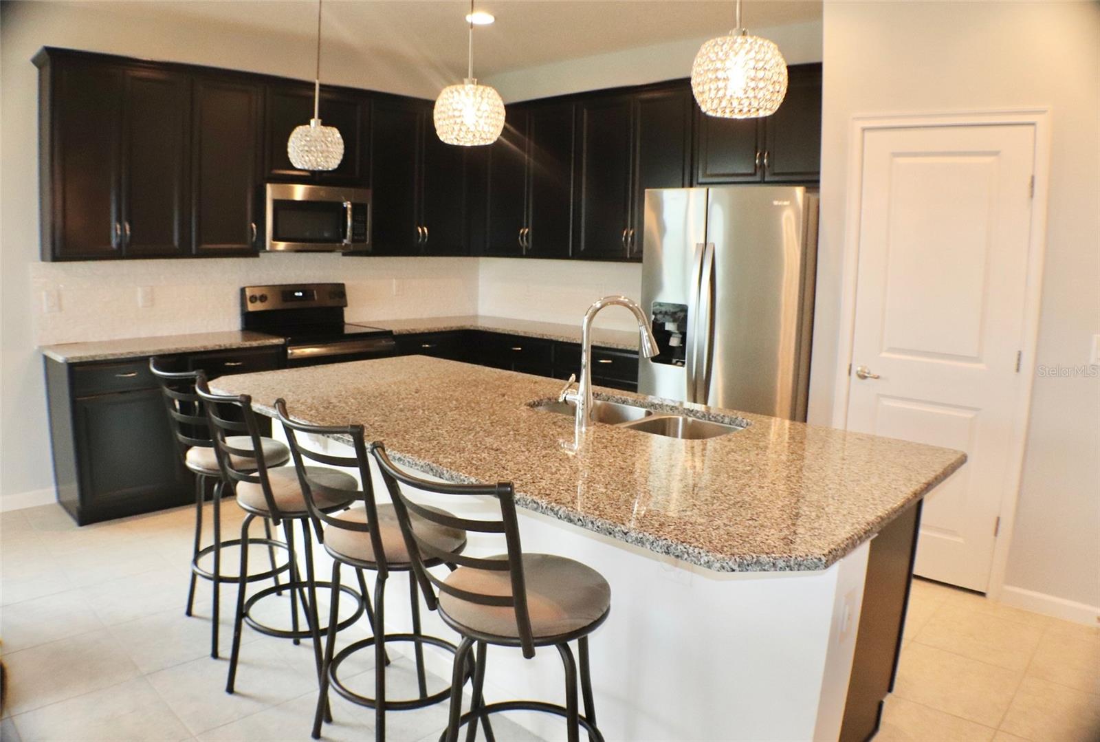 GOLDEN RIDGE - Residential Lease