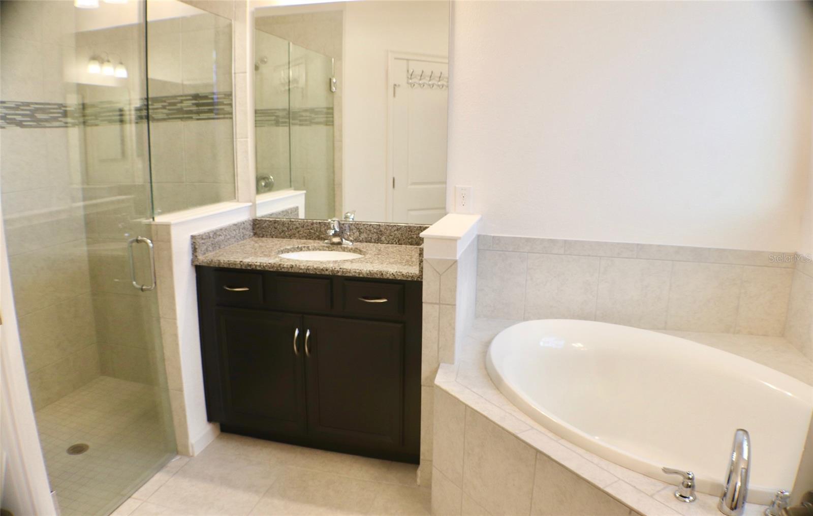 GOLDEN RIDGE - Residential Lease