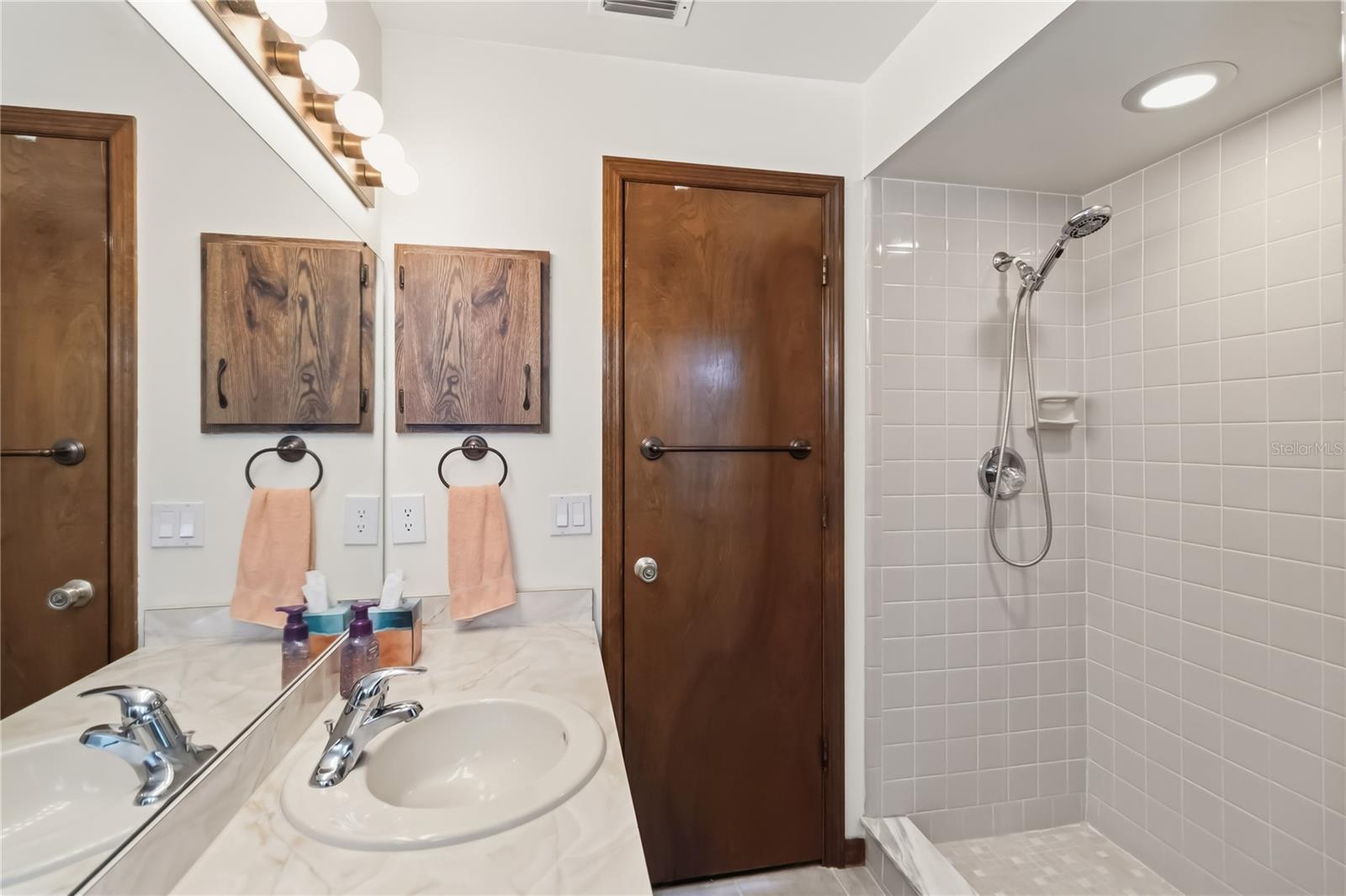 PINE LAKE ESTATES UNIT 7 - Residential