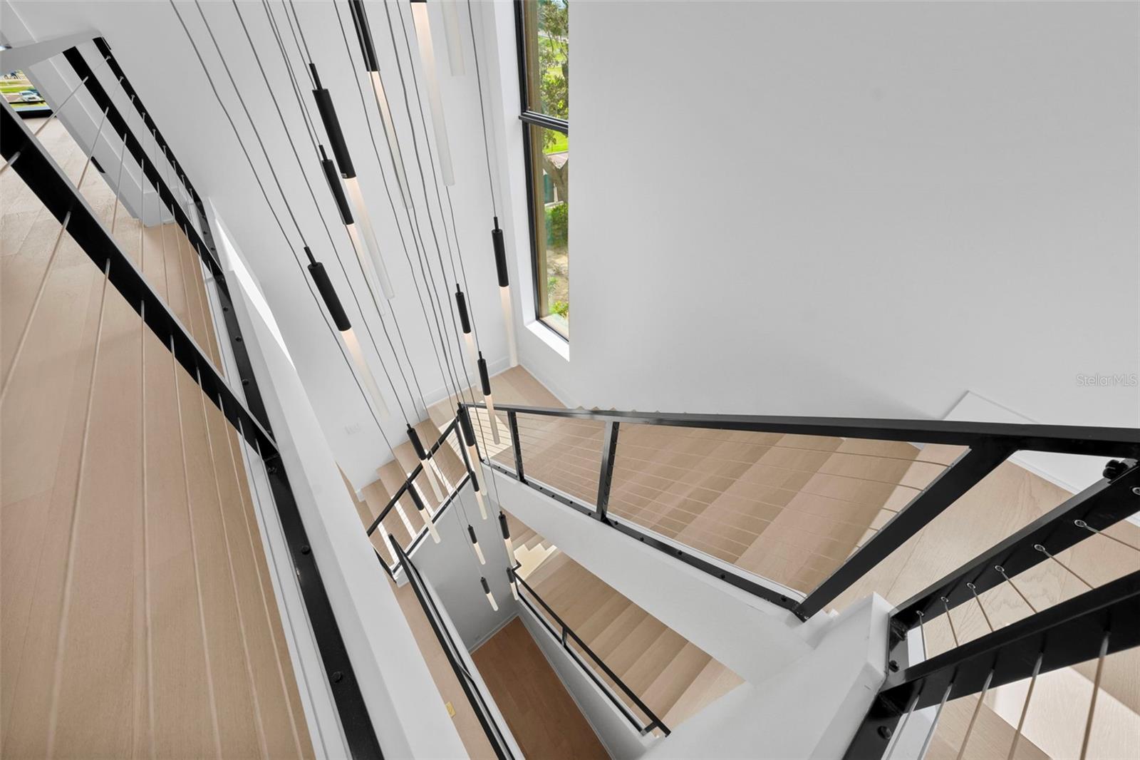 ROSS AT THE HEIGHTS TOWNHOMES - Residential