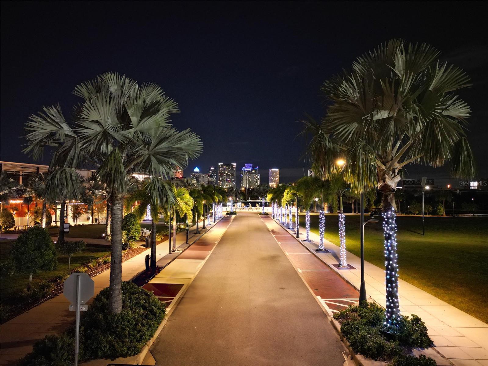 ROSS AT THE HEIGHTS TOWNHOMES - Residential