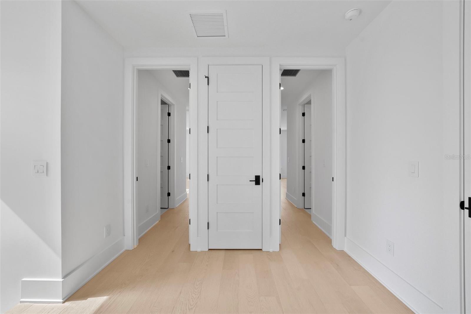 ROSS AT THE HEIGHTS TOWNHOMES - Residential