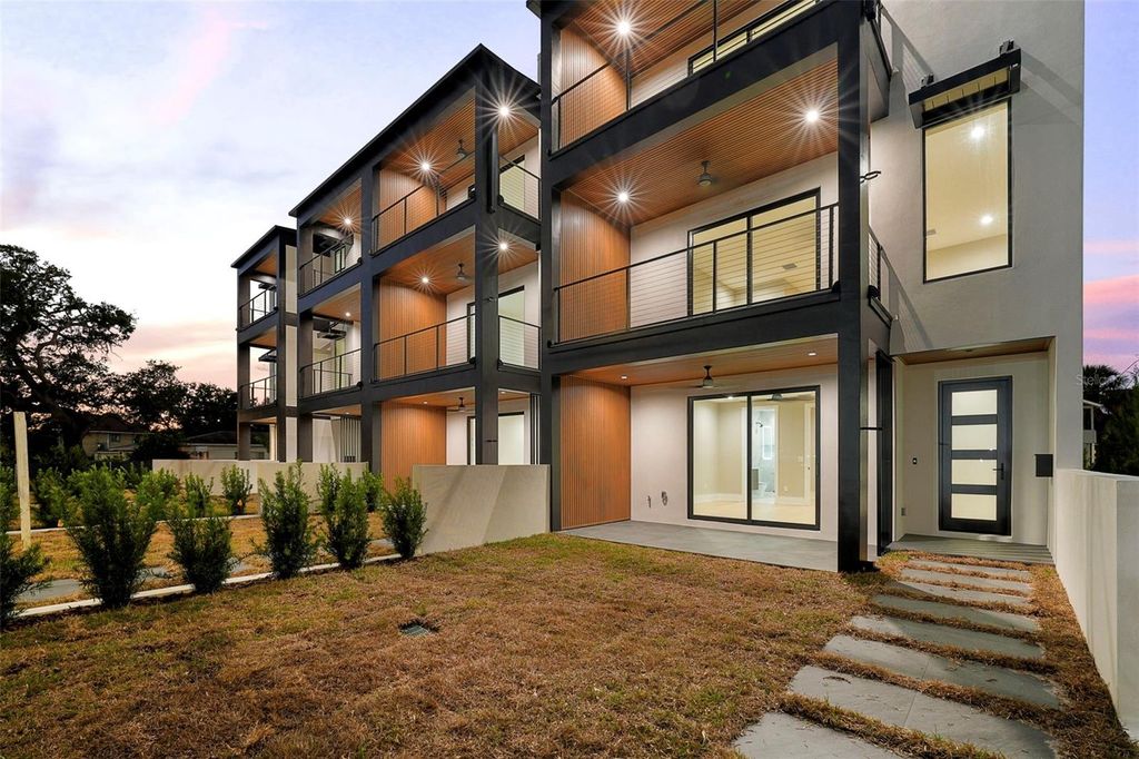 Photo of 501 W Ross Avenue #1, Tampa, FL 33602 (MLS # TB8466579)