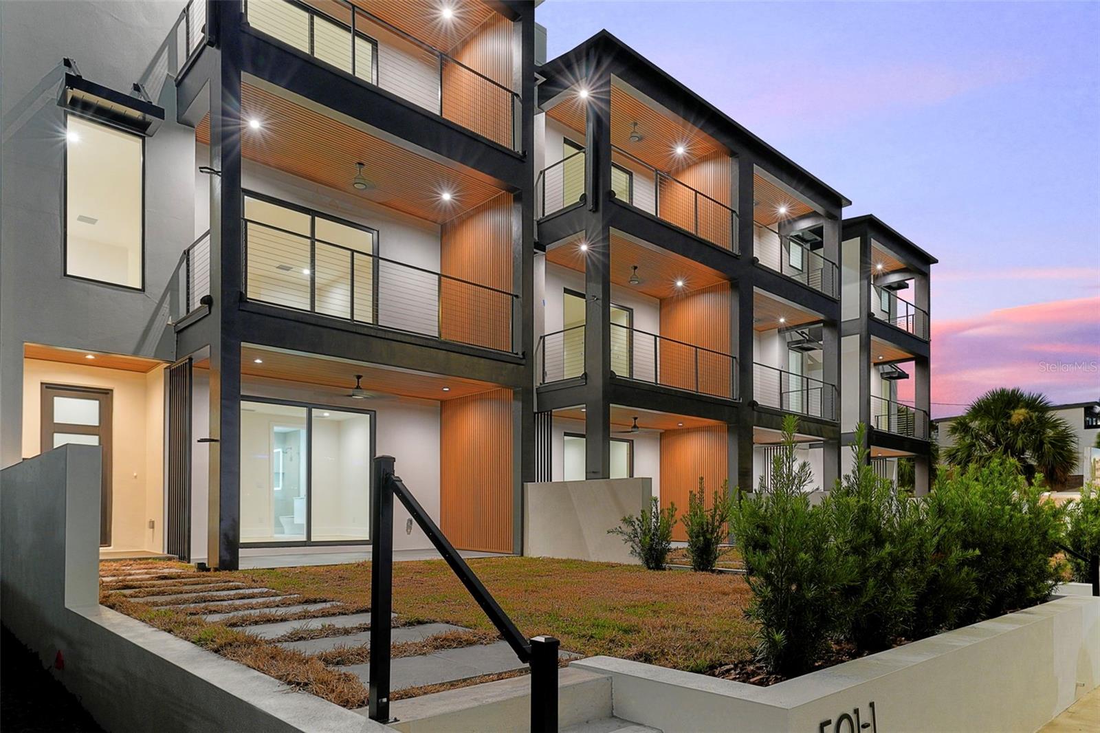 ROSS AT THE HEIGHTS TOWNHOMES - Residential